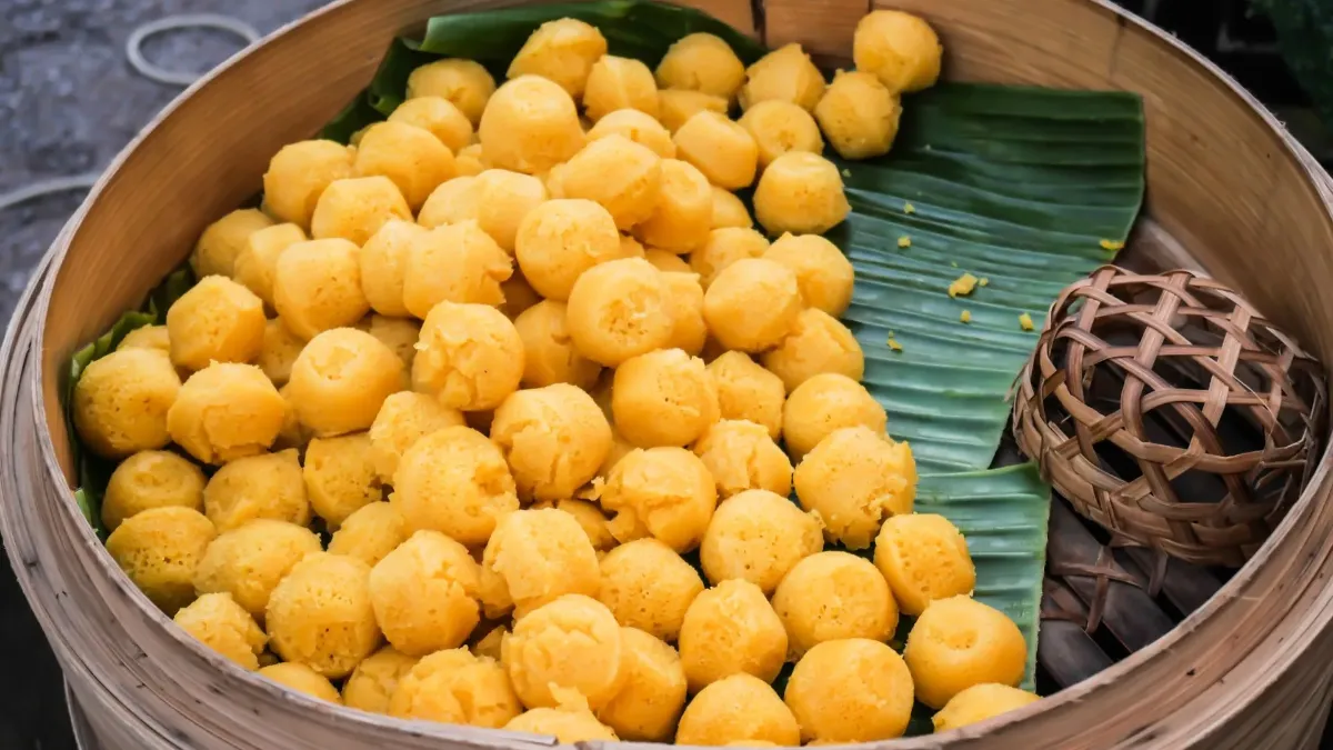 Gallery image for Kanom, Temples & Giant Tree (K-101)